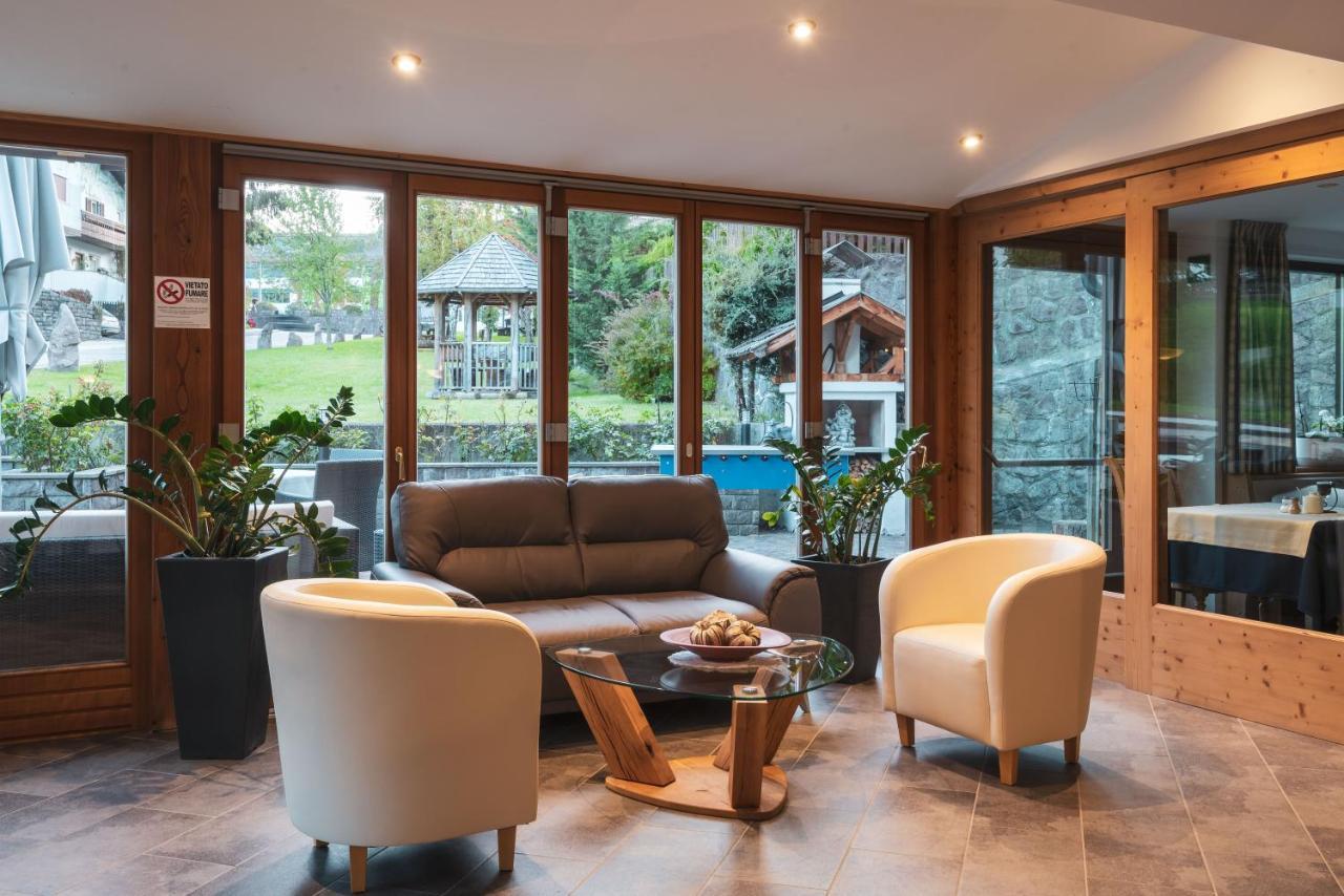 Garni Residence Trocker กัสเตลรอตโต ภายนอก รูปภาพ