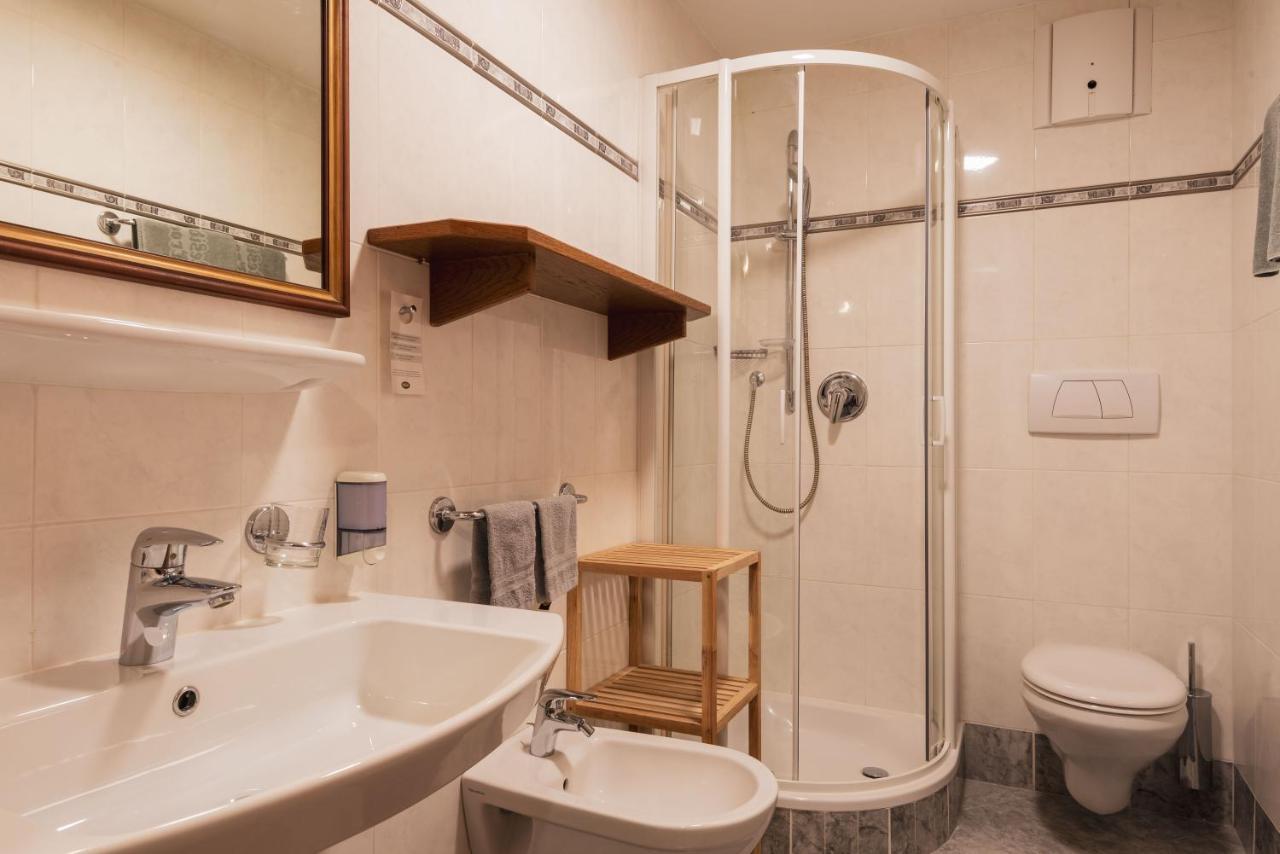 Garni Residence Trocker กัสเตลรอตโต ภายนอก รูปภาพ